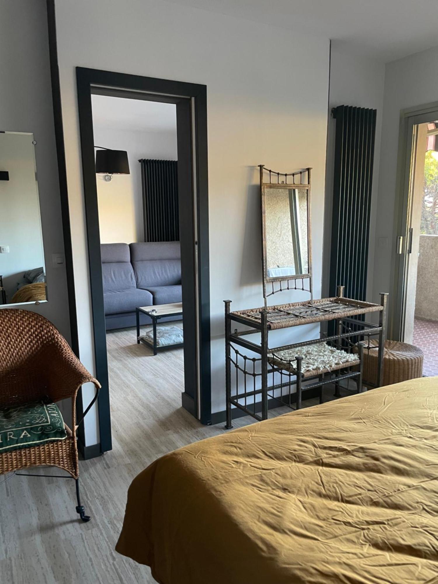 Appartement 2 Pieces 6Mn A Pied Du Centre Vence Exterior photo